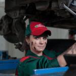 Jakie kompetencje będą kluczowe w motoryzacji przyszłości? 10 umiejętności, które wyniosą Twoją karierę na wyższy bieg