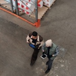 Jak zarządzać zapasami w magazynie? 11 sprawdzonych strategii, które obniżą koszty i przyspieszą realizację zamówień